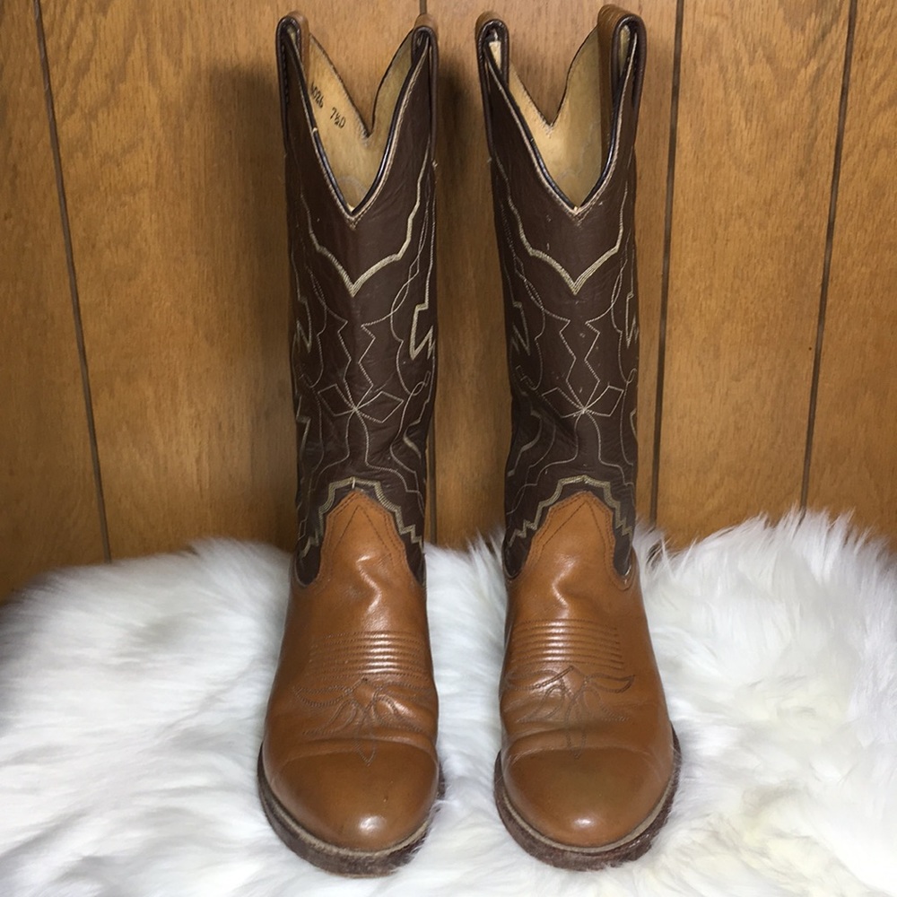 Bona Allen boots woman’s size 7 1/2 D